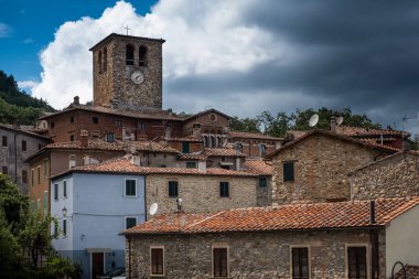 Montieri, Grosseto, Toskana - antik köy ile tipik dar sokaklar ve taş binalar