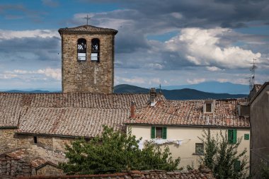 Montieri, Grosseto, Toskana - antik köy ile tipik dar sokaklar ve taş binalar