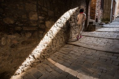 Montieri, Grosseto, Toskana - antik köy ile tipik dar sokaklar ve taş binalar