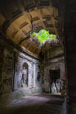 Caserta, İtalya - 24 Eylül 2017: Royal Palace of Caserta Bahçe. Mimar Vanvitelli tarafından inşa edilen tarihi sahipleri edildi Napoli Bourbon.