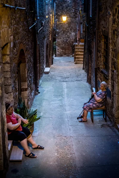 Montemerano Grosseto Italia Luglio 2018 Due Sconosciute Montemerano Toscana Piccolo — Foto Stock