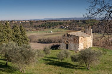 Santi Ippolito ve Cassiano Romanik kiliseye Katolik ibadet yeri Coneo, Colle di Val d'Elsa, Siena eyaletinin belediyesinde yöredeki Tuscany bulunmaktadır