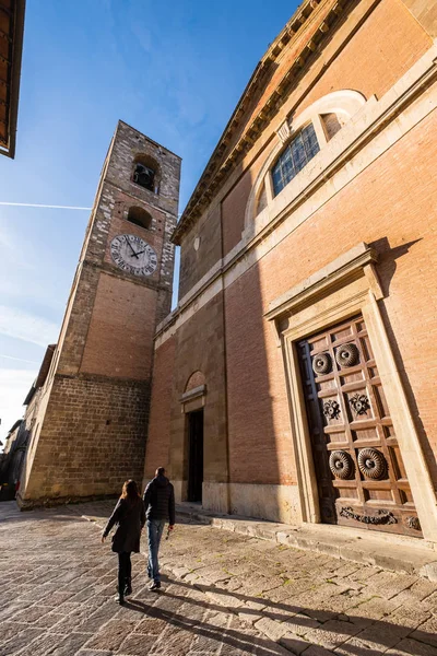中世の塔 町のコッレヴァルデルサ シエナ トスカーナの最も古い部分の大聖堂とパラッツォ プレトーリオ — ストック写真