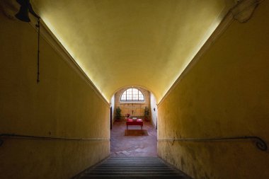 Hitabet İsa, Joseph ve Mary ölüm şirket olarak da bilinen merhamet Crypt Katedrali Colle di Val d'Elsa, Siena yer alan Katolik ibadet yeri olur.