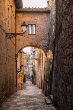 Tipik sokakları, tarihi merkezi, Colle di Valdelsa, Siena eyaletinin