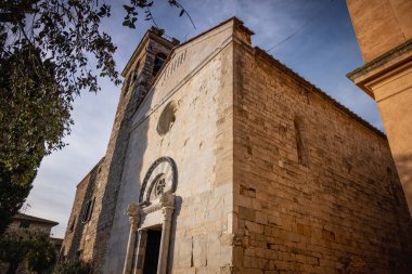 Parish Kilisesi, San Giusto Suvereto, Livorno, Toskana, İtalya ilinin ortaçağ köyü içinde