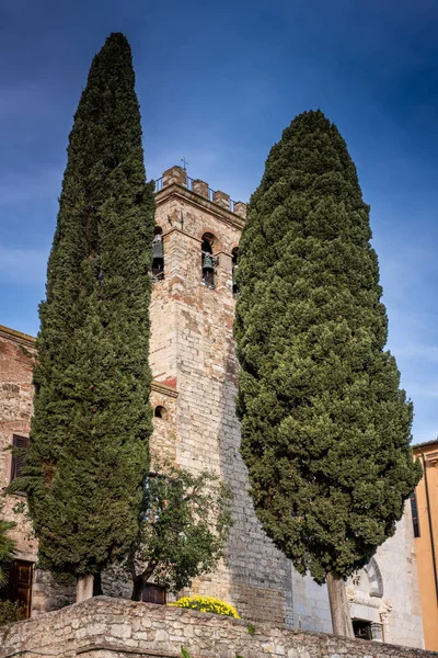 교회의 Giusto는 마을의 리보르노 이탈리아의 — 스톡 사진