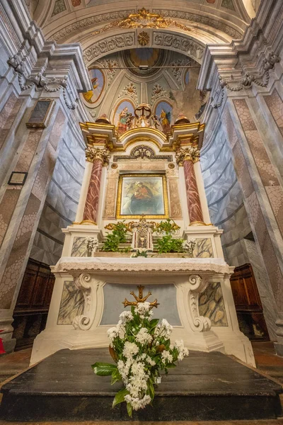 Dentro Iglesia María Santísima Por Encima Puerta Pueblo Medieval Suvereto — Foto de Stock