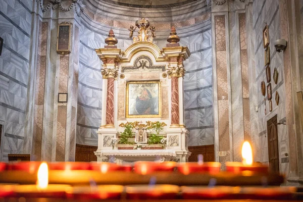 Dentro Iglesia María Santísima Por Encima Puerta Pueblo Medieval Suvereto — Foto de Stock