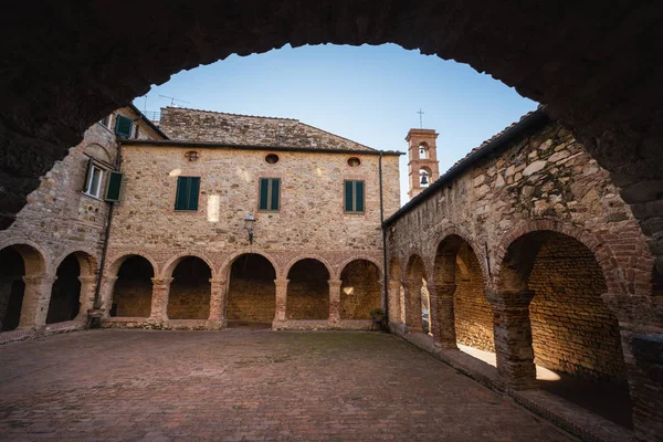 Klooster Van Sint Franciscus Cisterna Plein Het Middeleeuwse Dorp Van — Stockfoto