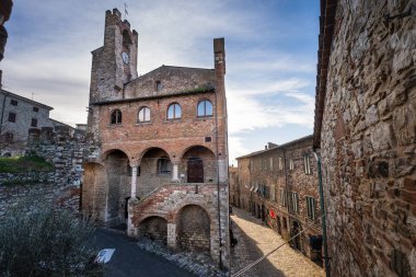 Belediye Sarayı (Palazzo Comunale) Suvereto, Livorno eyaletinin, Toskana, İtalya 