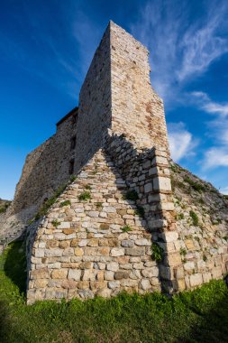 Rocca Aldobrandesca kale Suvereto, Livorno eyaletinin, Toskana, İtalya anıtsal kompleks görünümü