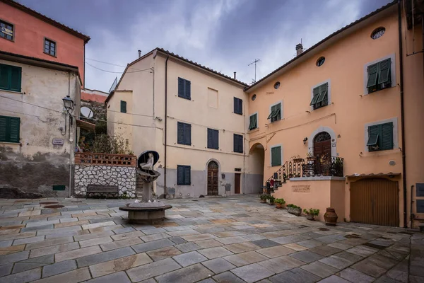 Het Plein Van Giordano Bruno Castellina Marittima Provincie Pisa Toscane — Stockfoto