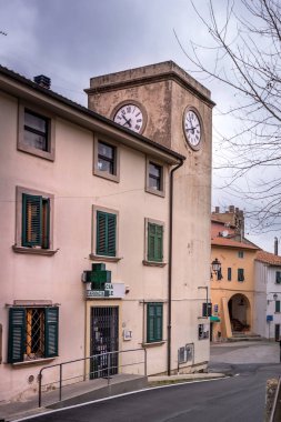 Fulvio Giaconi kare, Castellina Marittima, Pisa, Tuscany ilinin Saat Kulesi