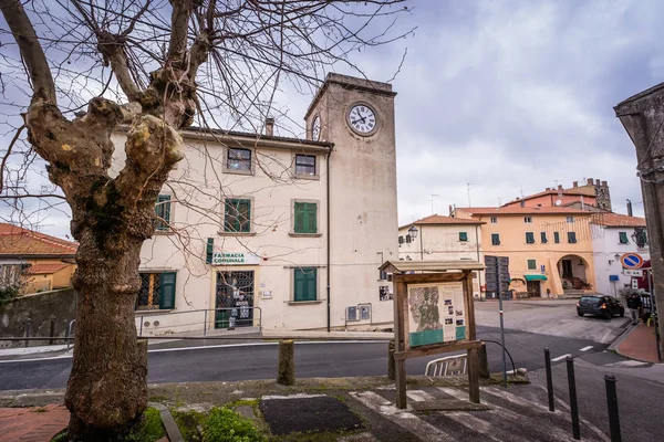 Praça Fulvio Giaconi Com Torre Relógio Castellina Marittima Província Pisa — Fotografia de Stock