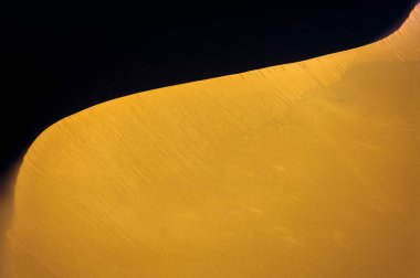 Afrika, Cezayir, Sahara, Tassili N'Ajjer Milli Parkı, Tadrart, kaya kuleleri ve kum tepeleri 