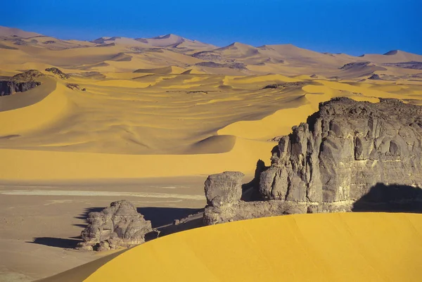 Afrika Algéria Sahara Tassili Ajjer Nemzeti Park Akkakusz Rock Tornyok — Stock Fotó