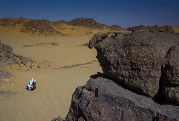 Tassili Najjer Algérie Janvier 2002 Deux Inconnus Marchent Dans Les — Photo