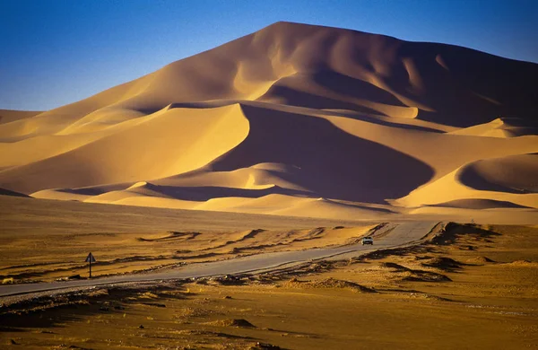 Kronkelende Weg Woestijn Djanet Bordj Haoues Sahara Algerije Afrika — Stockfoto