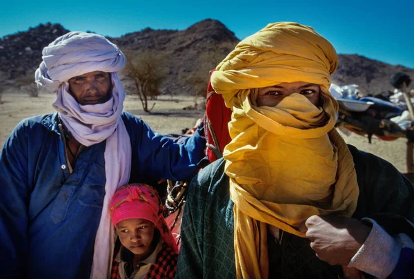 阿尔及利亚 Timimoun 2002年1月18日 图阿雷格部落的不明身份者在他们的村庄中被描绘 — 图库照片