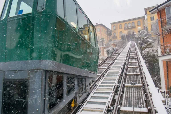 Biella Der Bei Schneefall Von Der Standseilbahnstation Höheren Teil Der — Stockfoto