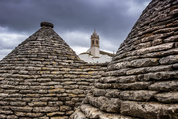 Antikes italienisches haus trulli, alberobello, apulien - italien — Stockfoto