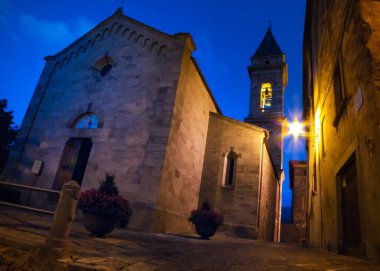 Seggiano, Monte Amiata tepeleri ve San Rocco kilisesi Val d 'Orcia' nın muhteşem manzarası arasında yer alan küçük bir tepe köyüdür. Toskana, İtalya