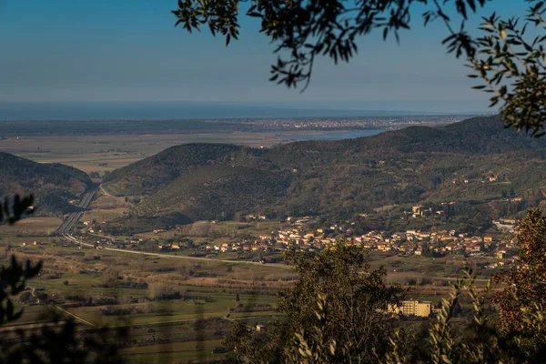 Άποψη Της Λίμνης Massaciuccoli Από Μεσαιωνικό Χωριό Ripafratta Φρούριο Του — Φωτογραφία Αρχείου