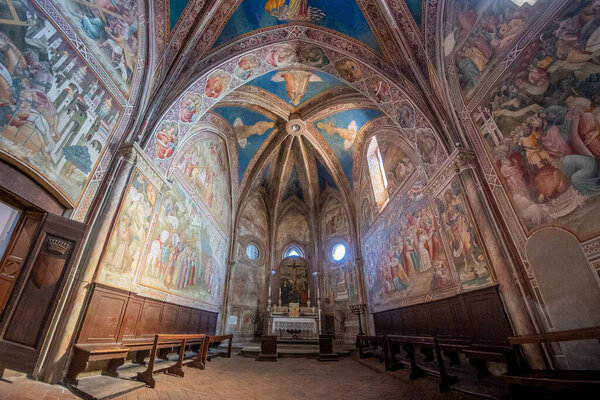 Cappella della Croce di Giorno adjacent to the church of San Francesco, owned by the Guidi family since the eighteenth century, was built by Mone de Tedecinghi in the fourteenth century; all the walls of the chapel are frescoed.. Volterra