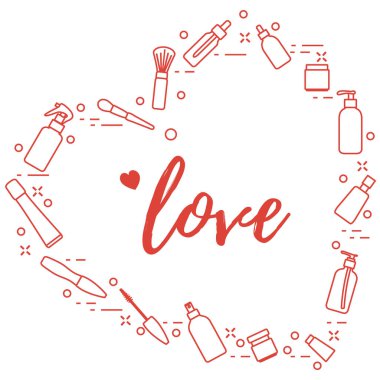 Kozmetik ve bakım ürünleri kalp şeklinde düzenlenmiştir. Glamour moda moda stil.