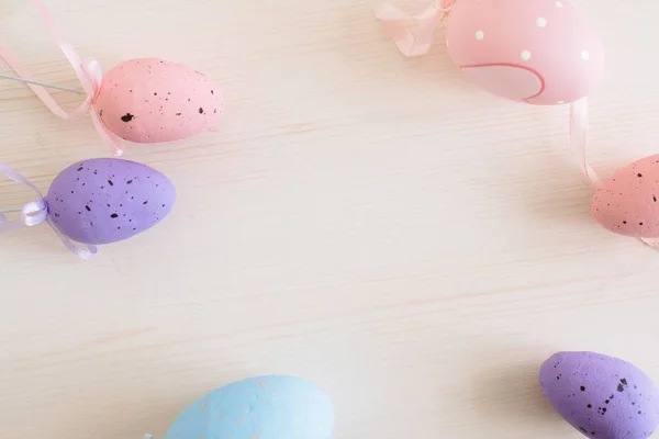 Semana Santa. Fondo de Pascua con huevos. Colores suaves . — Foto de Stock