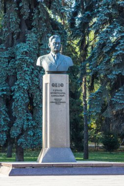 Almatı, Kazakistan - 15 Eylül 2018: anıt, Kunaev Dinmukhamed Ahmedovich - ilk kazak Ssr Komünist Partisi Merkez Komitesi Sekreteri.