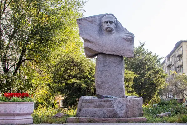 Almaty Cazaquistão Setembro 2018 Monumento Taras Grigorievich Shevchenko Poeta Escritor — Fotografia de Stock