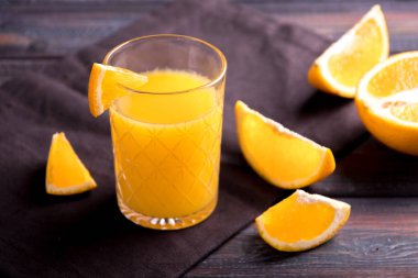 Masada taze portakal suyu, rustik tarzı