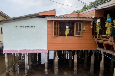 Koh Kood, Tayland - Nisan 2019: balıkçı köyü Ban Ao Yai, Ko