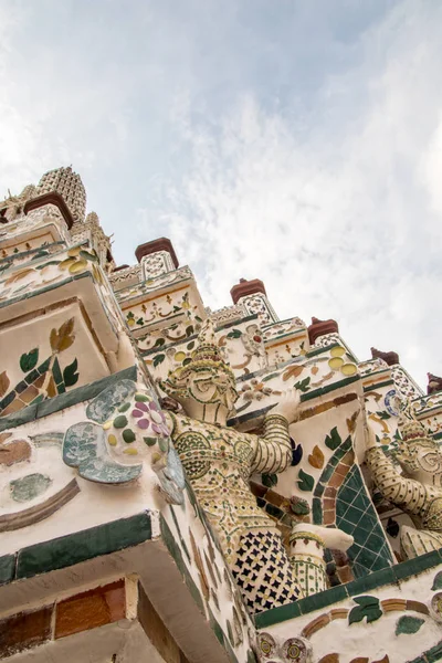 Templo Wat Arun Ratchawararam en Bangkok, Tailandia — Foto de Stock