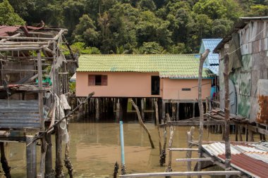 Koh Kood, Tayland - Nisan 2019: balıkçı köyü Ban Ao Yai, Ko