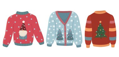 Beyaz arka planda izole edilmiş bir takım Noel süveteri ve hırka. Sıcak yünlü yeni yıl kazaklarının resmi.