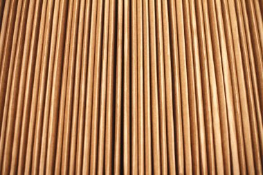 Karton yığını. Malzemelerin geri dönüşümü. Çevre dostu ambalaj. Karton keçiboynuzu