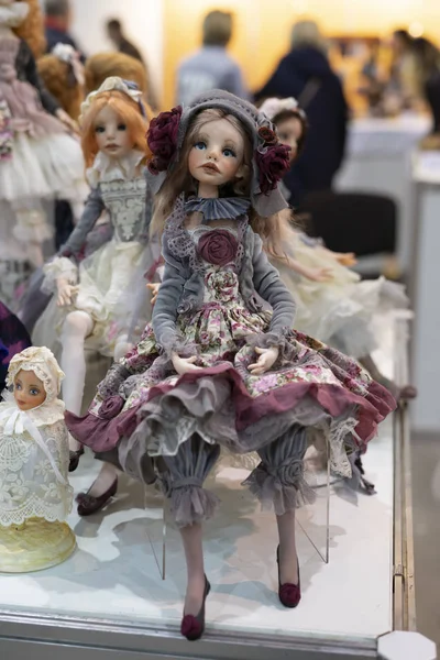 X国際人形展 ファッションドール ウクライナ キエフ 4月から5へ7 2019 手作り人形 — ストック写真