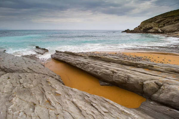 plaj kayalar Cantabria, İspanya ile
