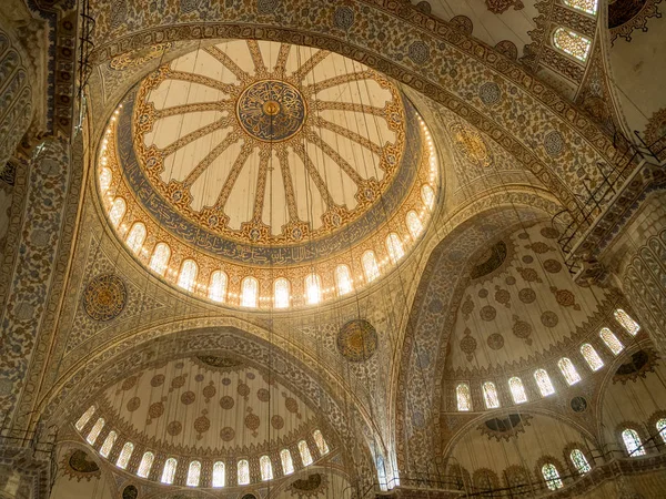 Istanbul manzaraları. Tarihi binaları, Sultanahmet Camii