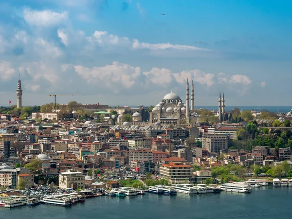 Istanbul. Tarihi binaları, boğaz sayısı Bosfr. Istanbul tarihi abideleri ve kültür — Stok fotoğraf