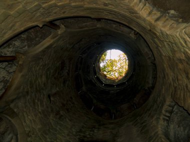 Sintra. Şaşırtıcı ve mistik park Quinta da Regaleira