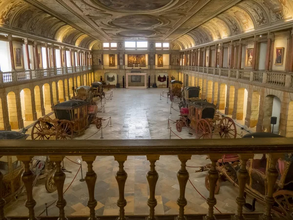 Eski Avrupa. Lizbon Koç Müzesi. Portekiz görülecek. Avrupa'nın Kraliyet taşıma.