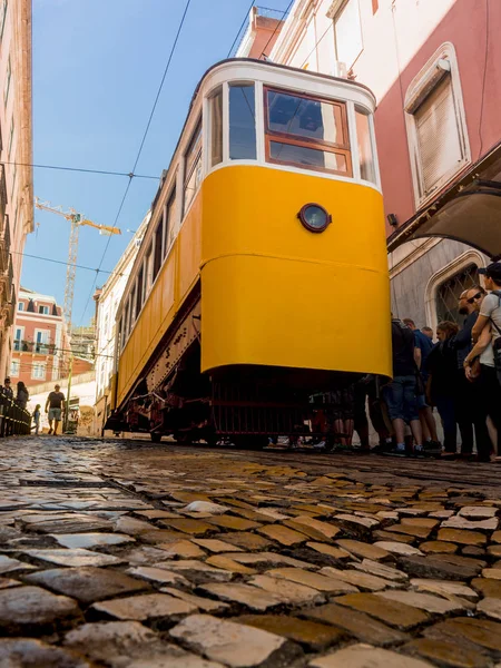 Lisbons füniküler Gloria. Portekiz başkentinin sokaklarında.