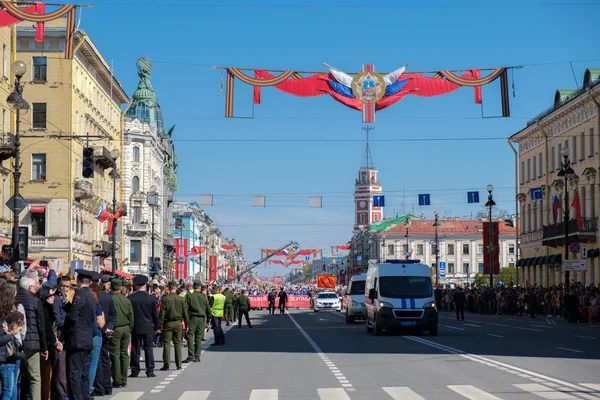 9 Mayıs 2019, Rusya, St. Petersburg. Nevsky Prospekt Petersburg Ulusal eylem Ölümsüz alay. Zafer Bayramı'na adanmış şehir tatili