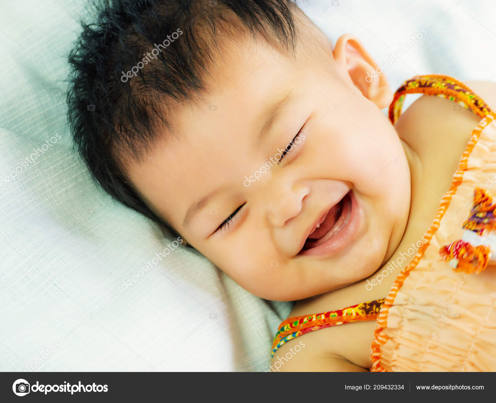 Portrait Cute Short Hair Asia Baby Gril Relaxing Smiling Laughing