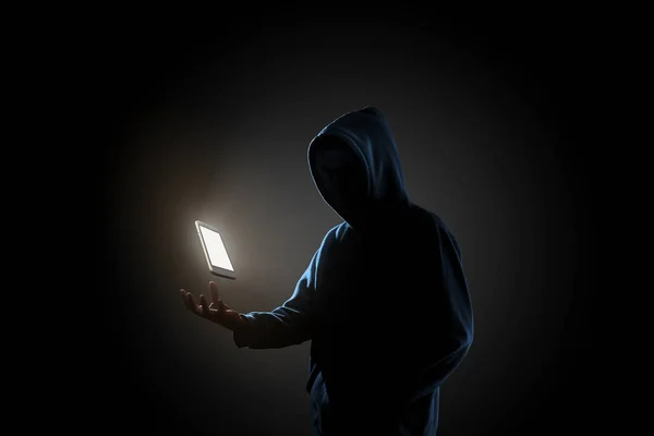 Weißes Smartphone Das Über Hackers Hand Vor Dunklem Hintergrund Schwebt — Stockfoto