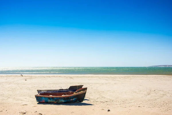 Kleine Vissersboten Met Schilferen Van Verf Het Strand Western Cape — Stockfoto